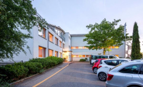 Hotels in Studen